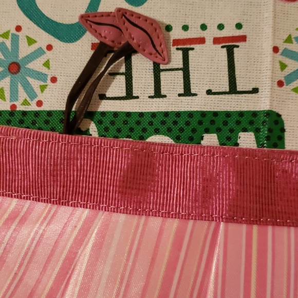 makeup bag - Picture 2 of 3